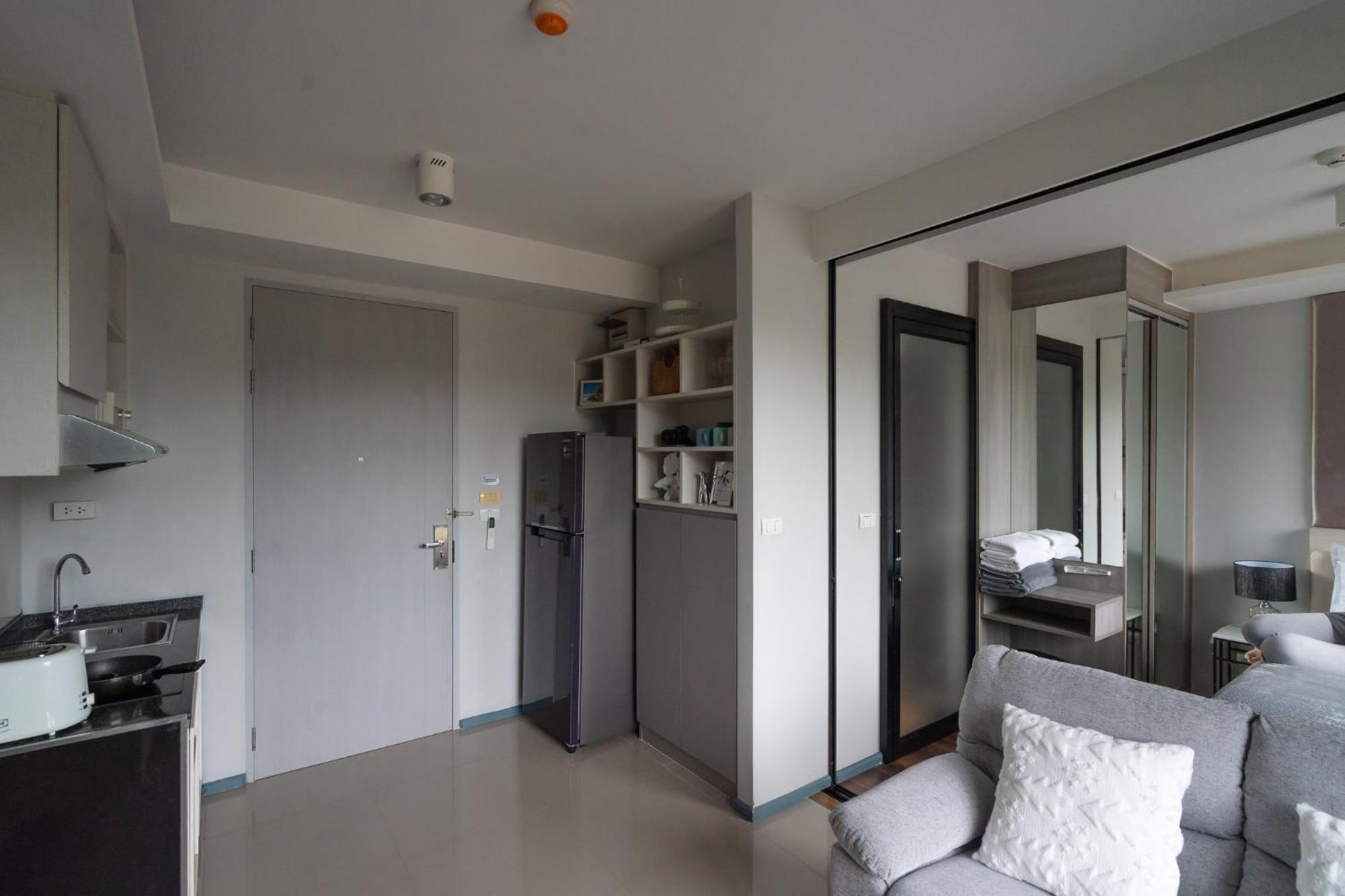 6Th Avenue Surin By Win217 Apartment Ban Lum Fuang ภายนอก รูปภาพ